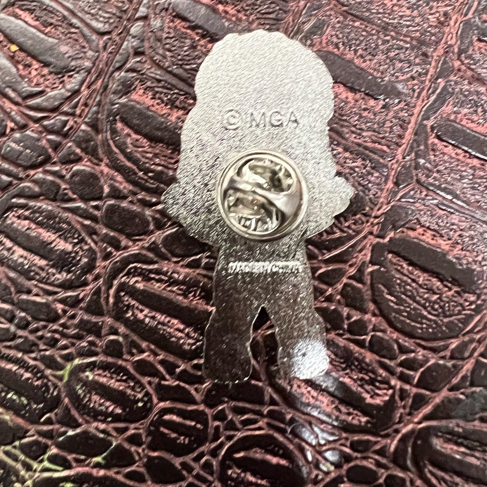 LN LOL lol surprise pin - Picture 4 of 5